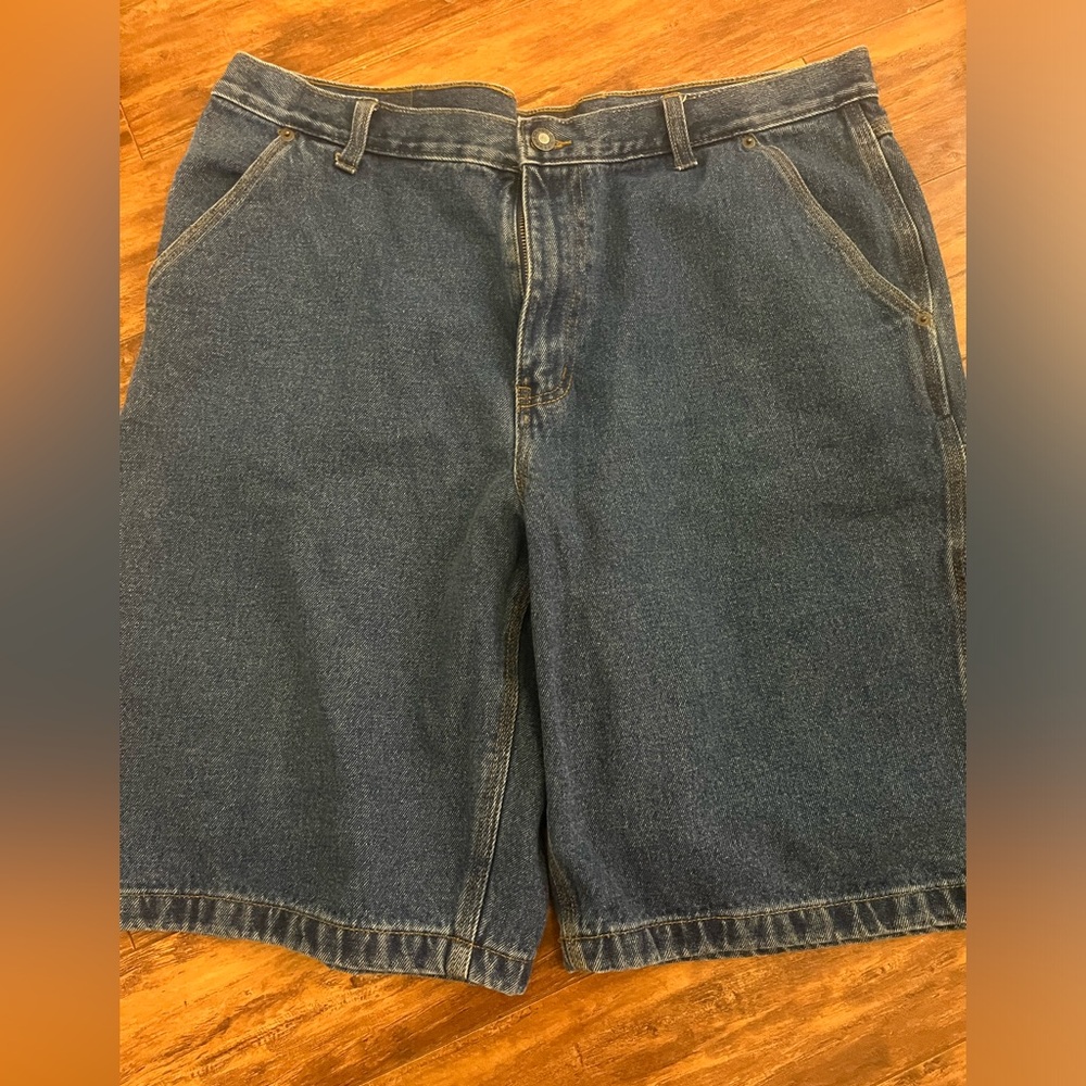 Men’s jorts mint condition